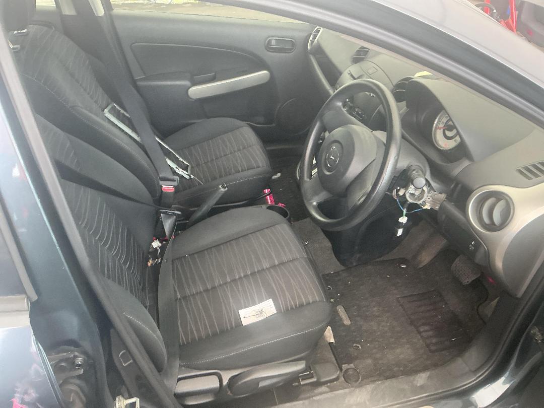 Photo '17' of Mazda Demio Photo '17' of Mazda Demio