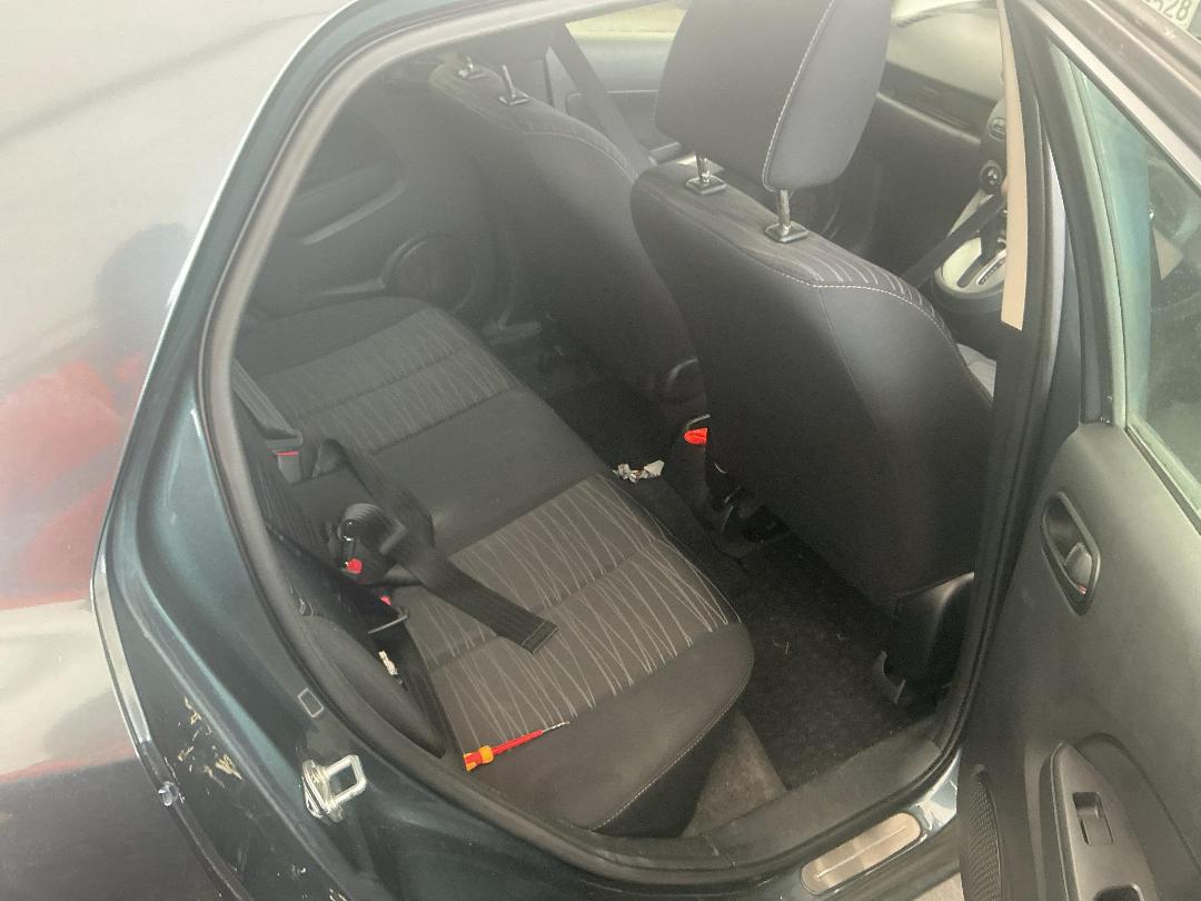 Photo '18' of Mazda Demio Photo '18' of Mazda Demio