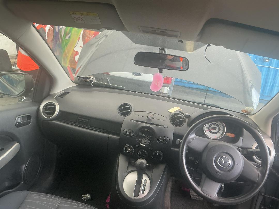 Photo '19' of Mazda Demio Photo '19' of Mazda Demio