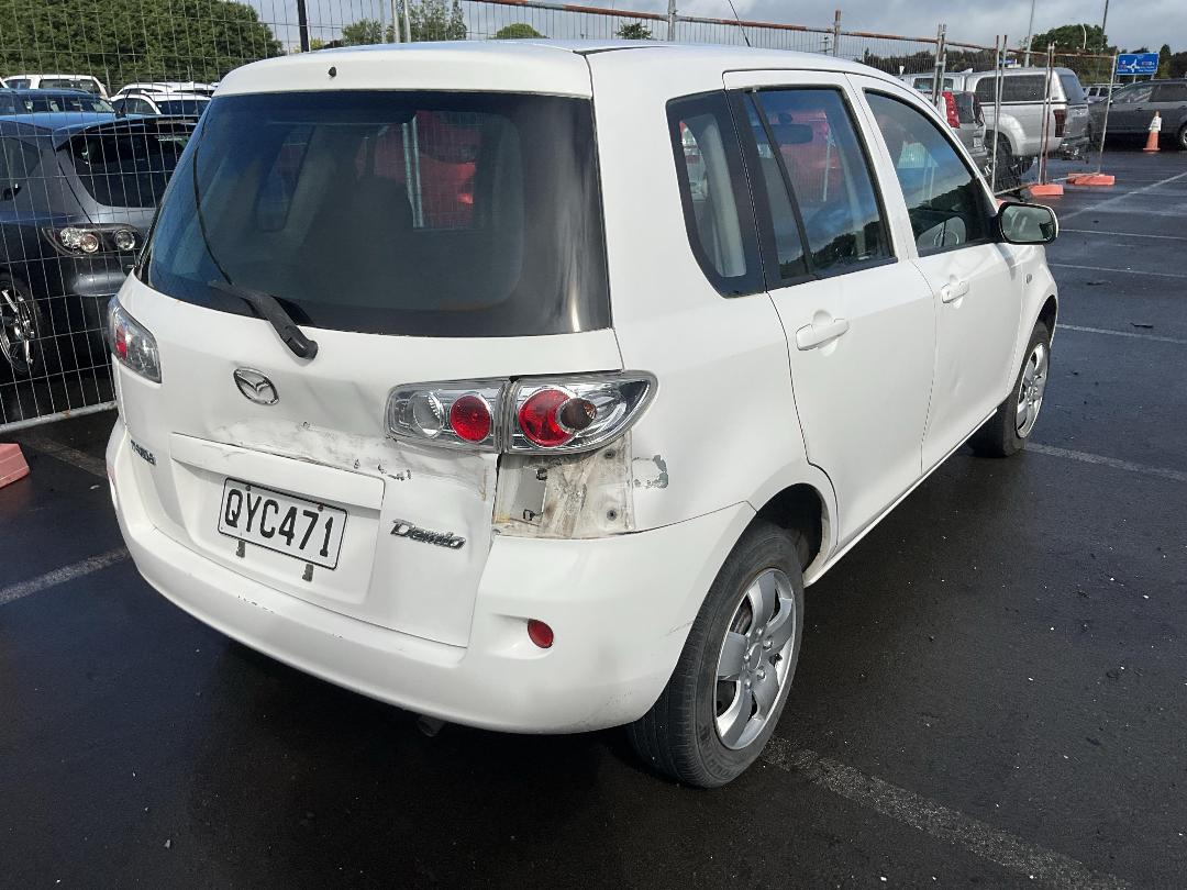 Photo '4' of Mazda Demio Photo '4' of Mazda Demio
