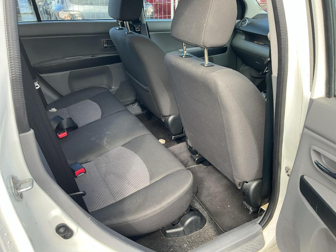 Photo '11' of Mazda Demio Photo '11' of Mazda Demio