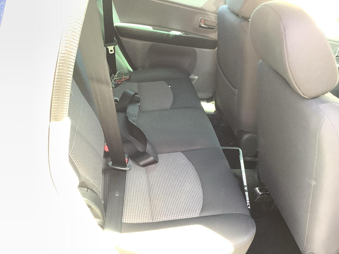 Photo '6' of Mazda Demio