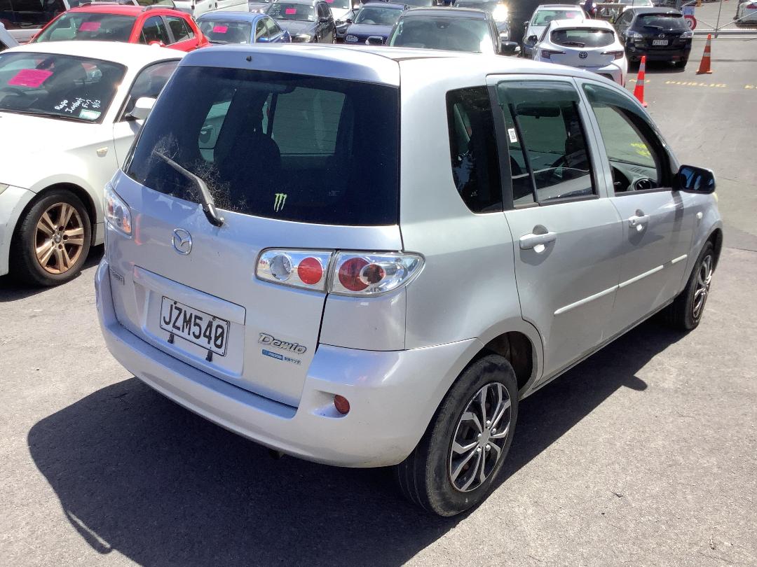 Photo '4' of Mazda Demio