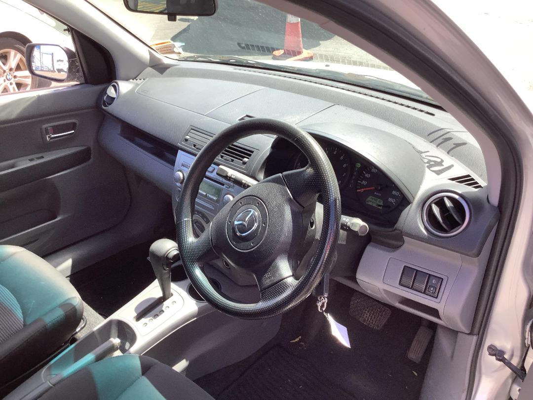 Photo '8' of Mazda Demio