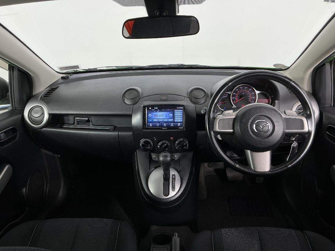 Photo '17' of Mazda Demio