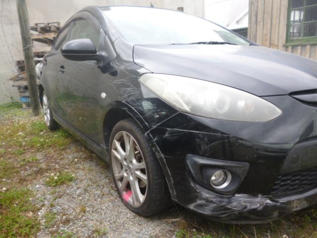 Photo '2' of Mazda Demio