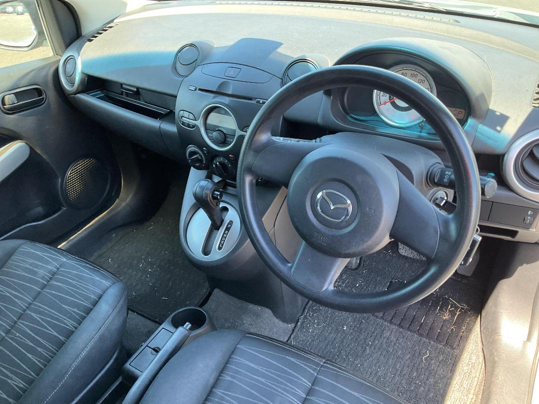 Photo '11' of Mazda Demio