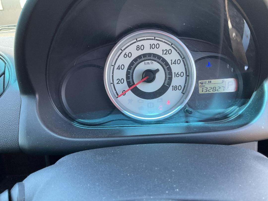 Photo '10' of Mazda Demio