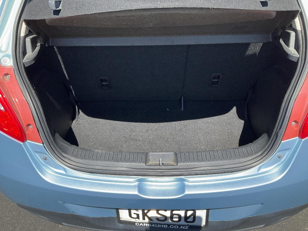 Photo '15' of Mazda Demio