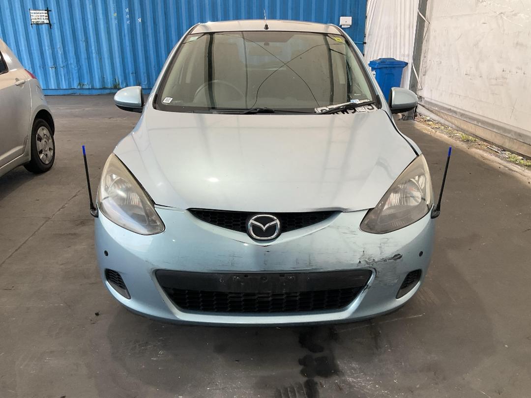 Photo '6' of Mazda Demio 1500 Photo '6' of Mazda Demio 1500