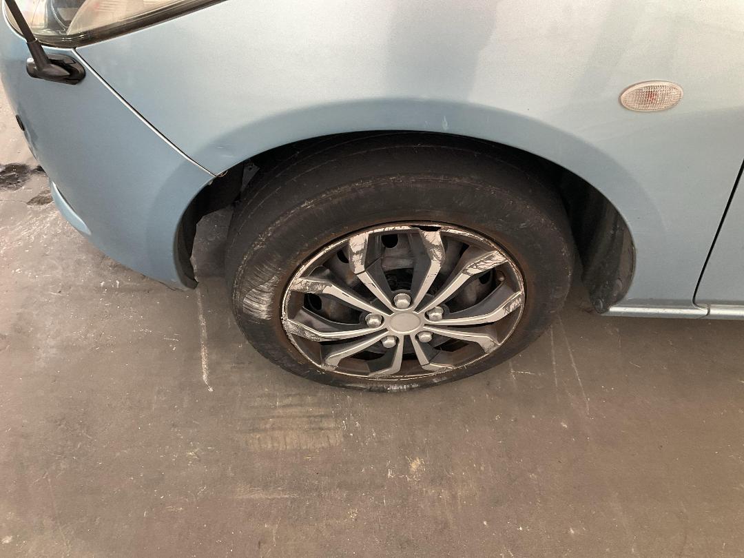 Photo '8' of Mazda Demio 1500 Photo '8' of Mazda Demio 1500