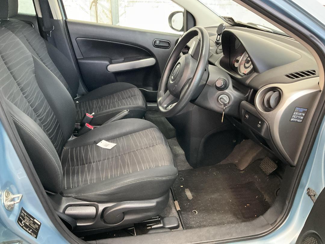 Photo '21' of Mazda Demio 1500 Photo '21' of Mazda Demio 1500