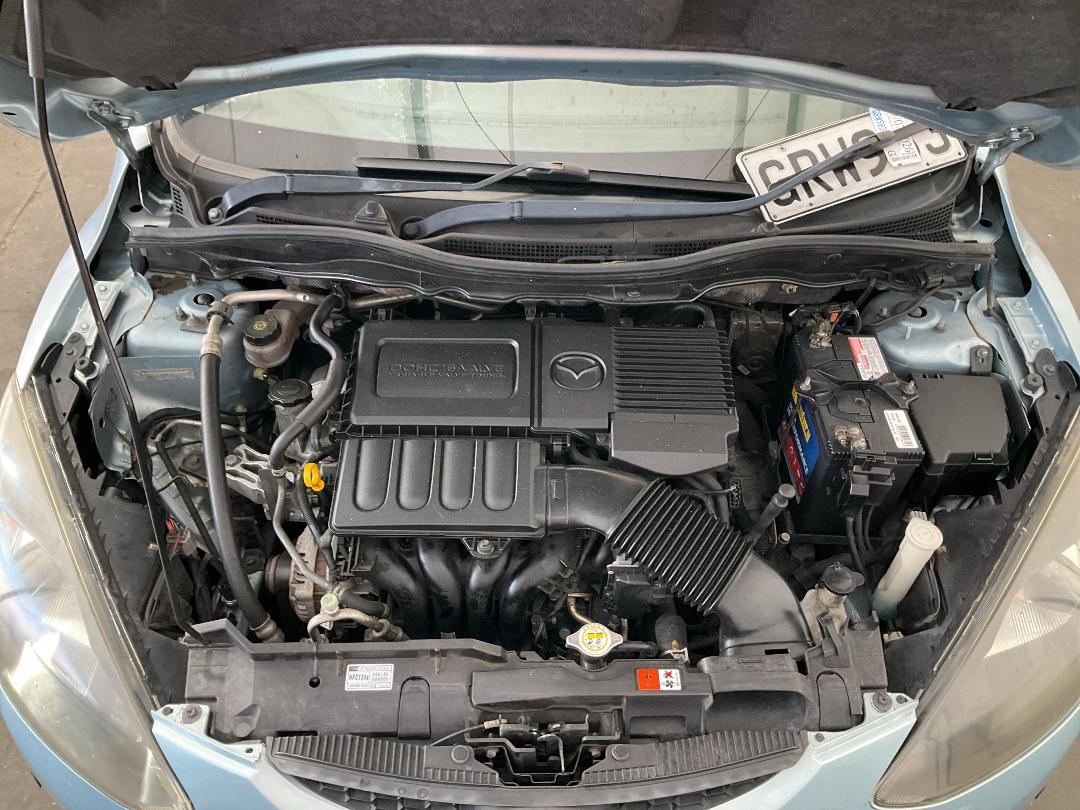 Photo '27' of Mazda Demio 1500 Photo '27' of Mazda Demio 1500