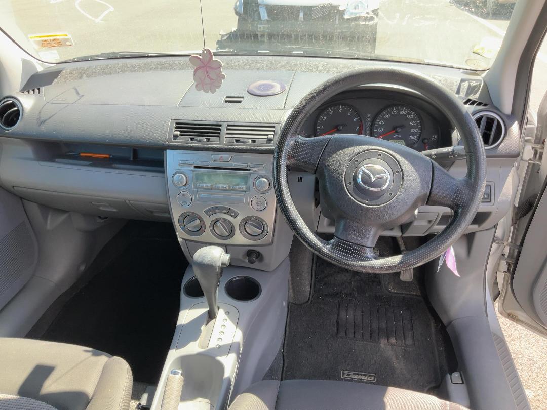 Photo '18' of Mazda Demio