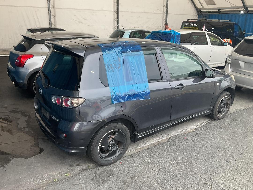 Photo '11' of Mazda Demio