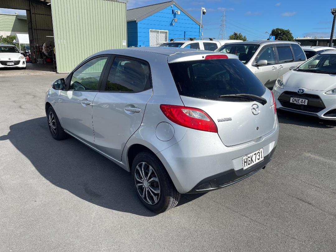 Photo '6' of Mazda Demio