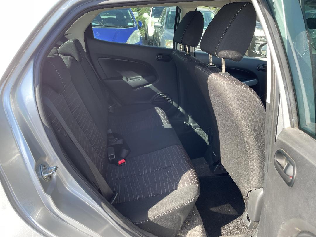 Photo '14' of Mazda Demio