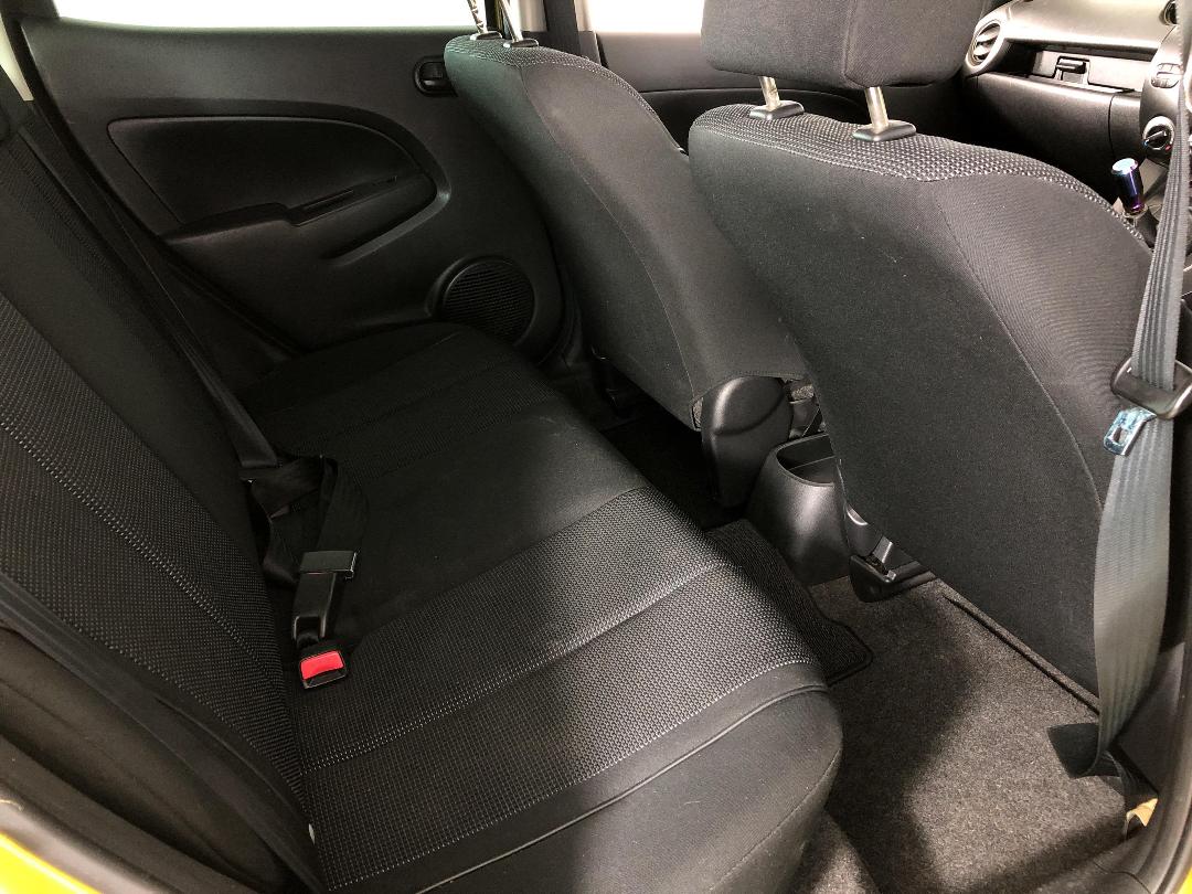 Photo '20' of Mazda Demio