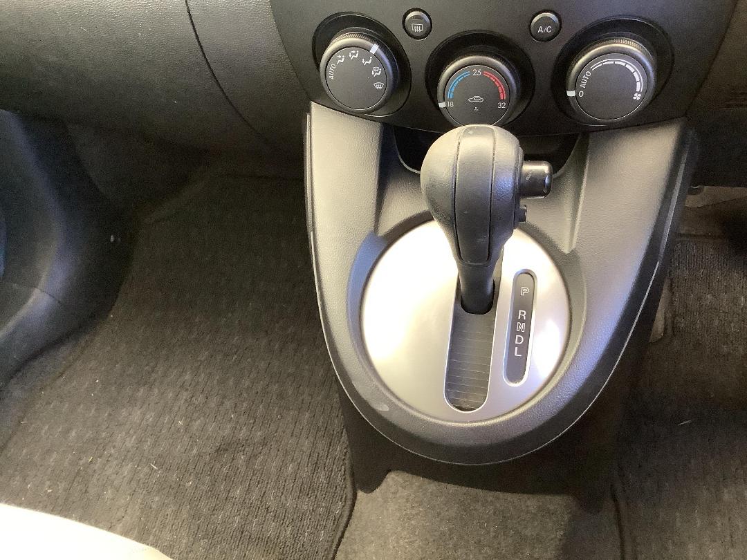 Photo '16' of Mazda Demio