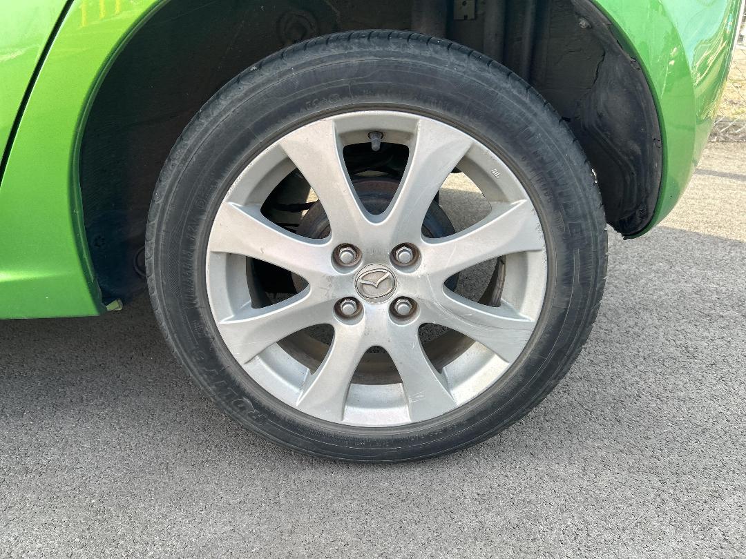 Photo '8' of Mazda Demio