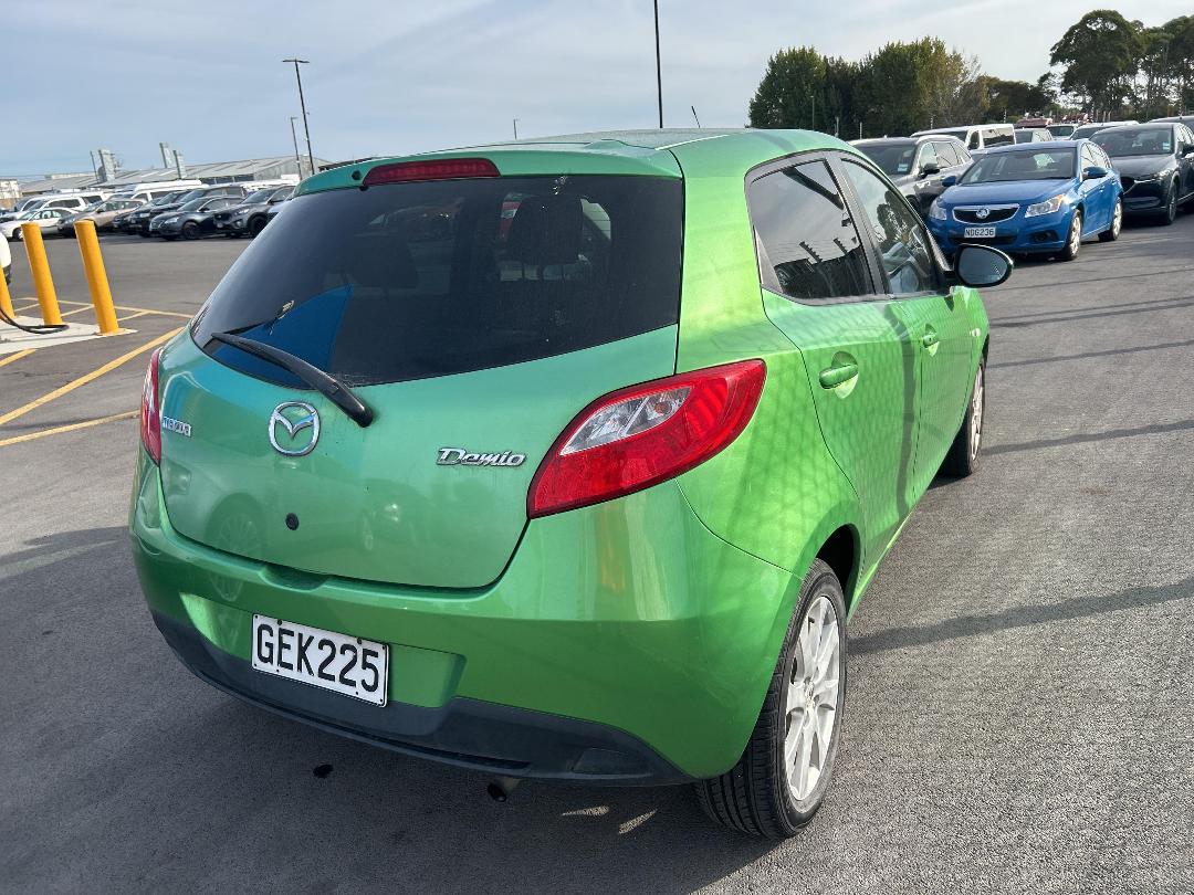 Photo '10' of Mazda Demio