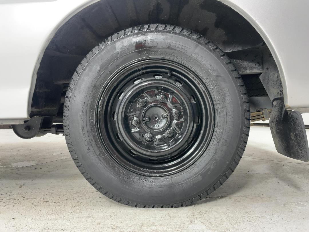 Photo '11' of Mazda E2000 Photo '11' of Mazda E2000