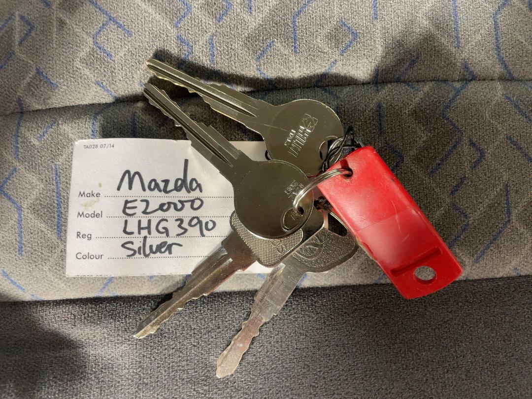 Photo '22' of Mazda E2000 Photo '22' of Mazda E2000