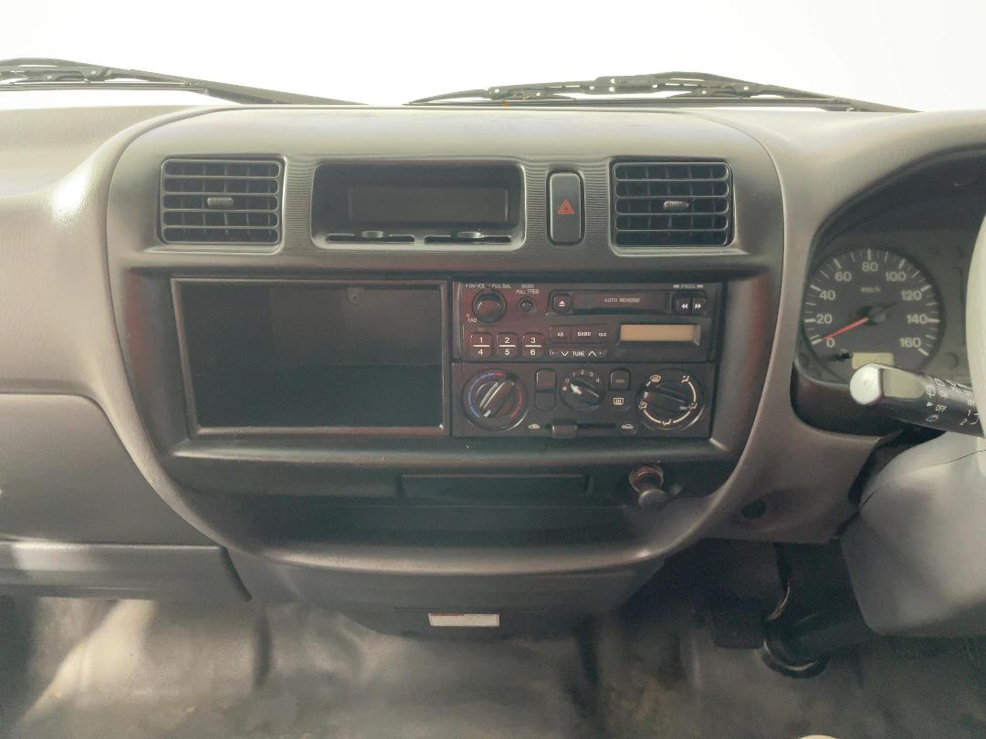 Photo '18' of Mazda E2000 Photo '18' of Mazda E2000