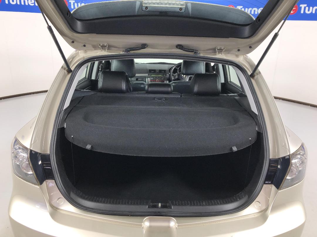 Photo '14' of Mazda Mazda3