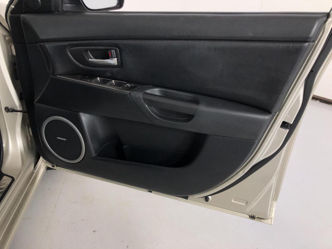 Photo '15' of Mazda Mazda3