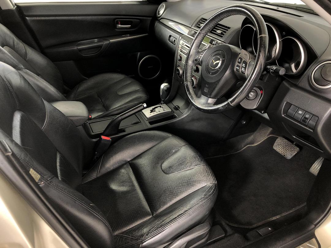 Photo '16' of Mazda Mazda3