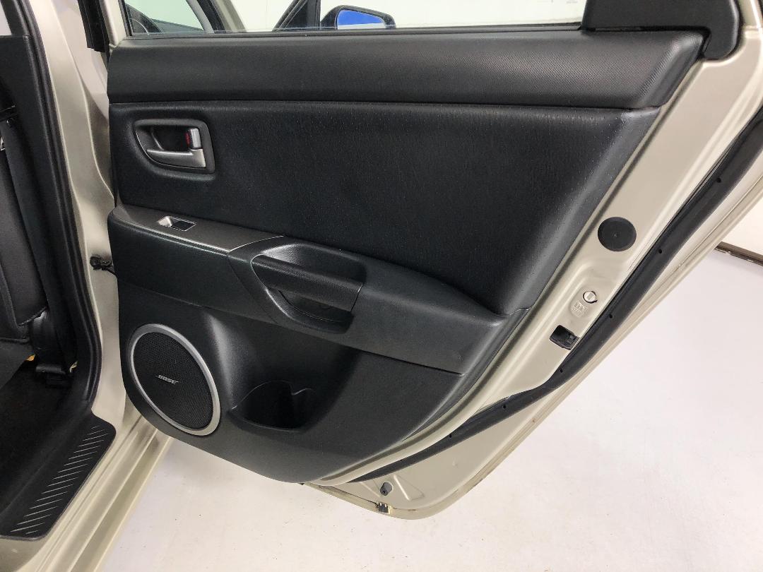 Photo '19' of Mazda Mazda3