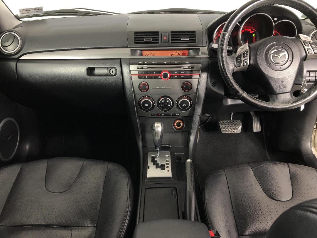 Photo '17' of Mazda Mazda3