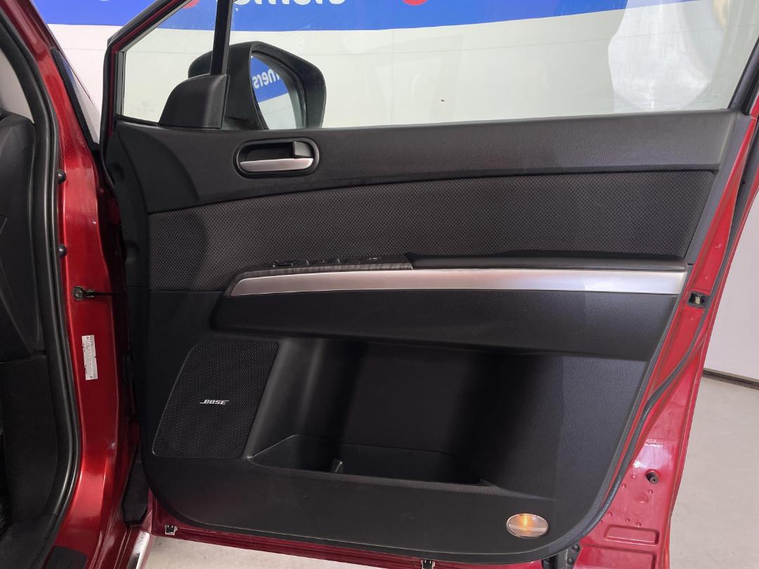 Photo '15' of Mazda MPV Photo '15' of Mazda MPV