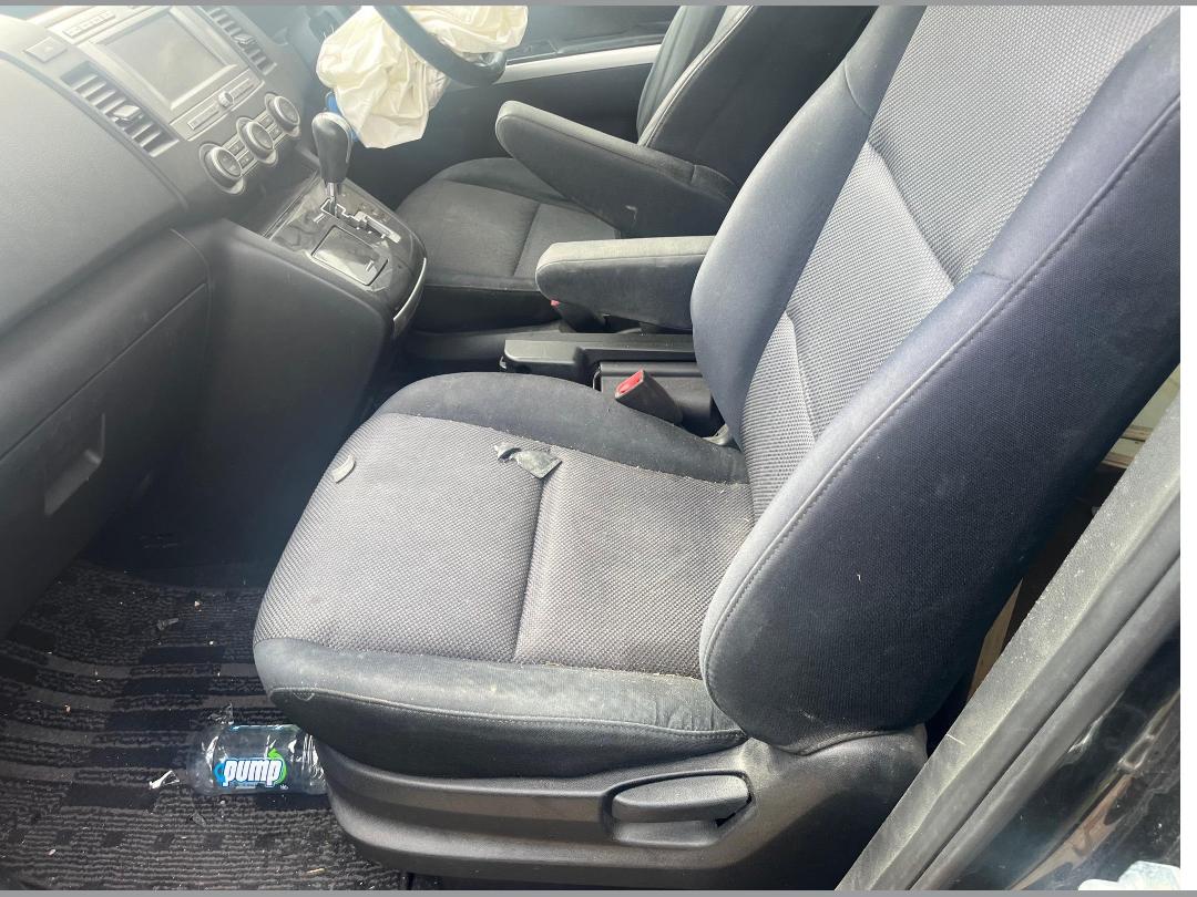 Photo '10' of Mazda MPV Photo '10' of Mazda MPV