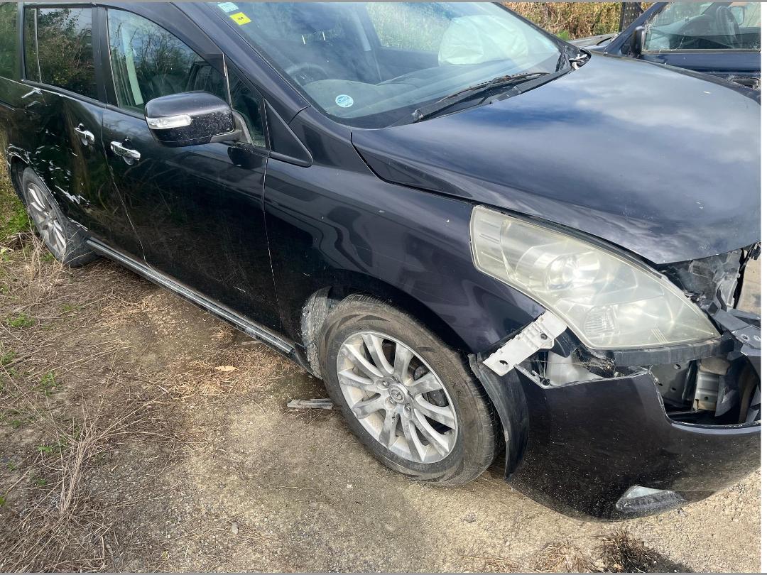 Photo '3' of Mazda MPV Photo '3' of Mazda MPV