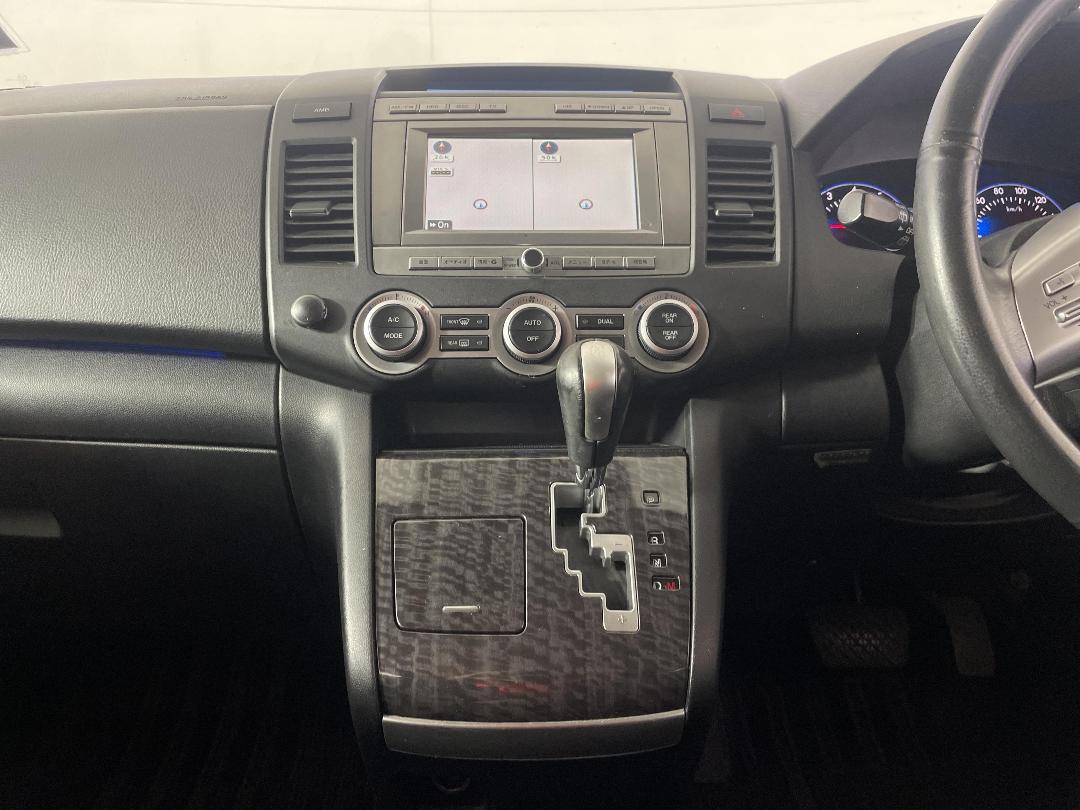 Photo '18' of Mazda MPV Photo '18' of Mazda MPV