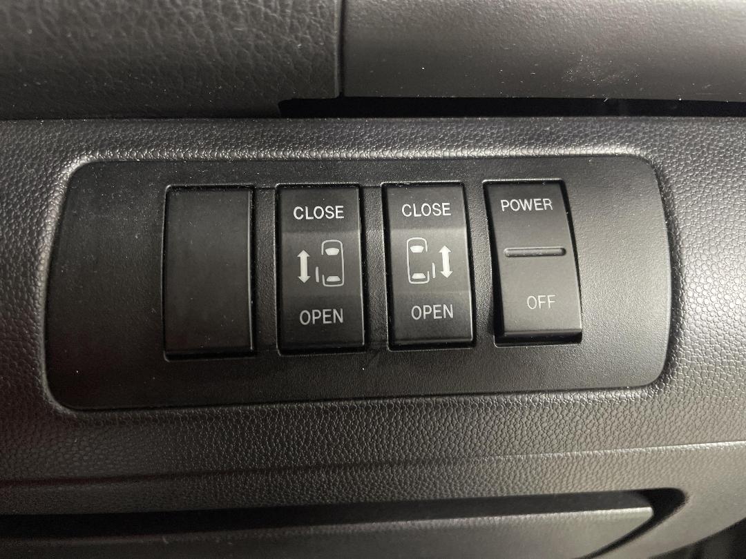 Photo '23' of Mazda MPV Photo '23' of Mazda MPV