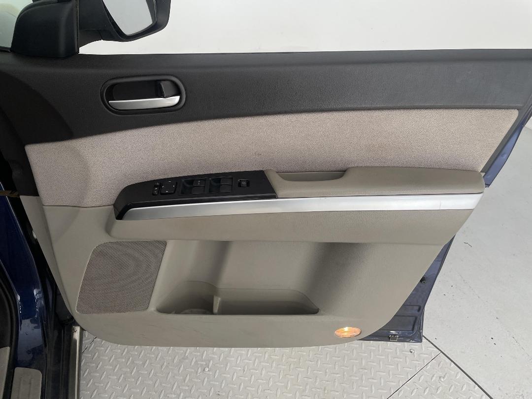 Photo '15' of Mazda MPV