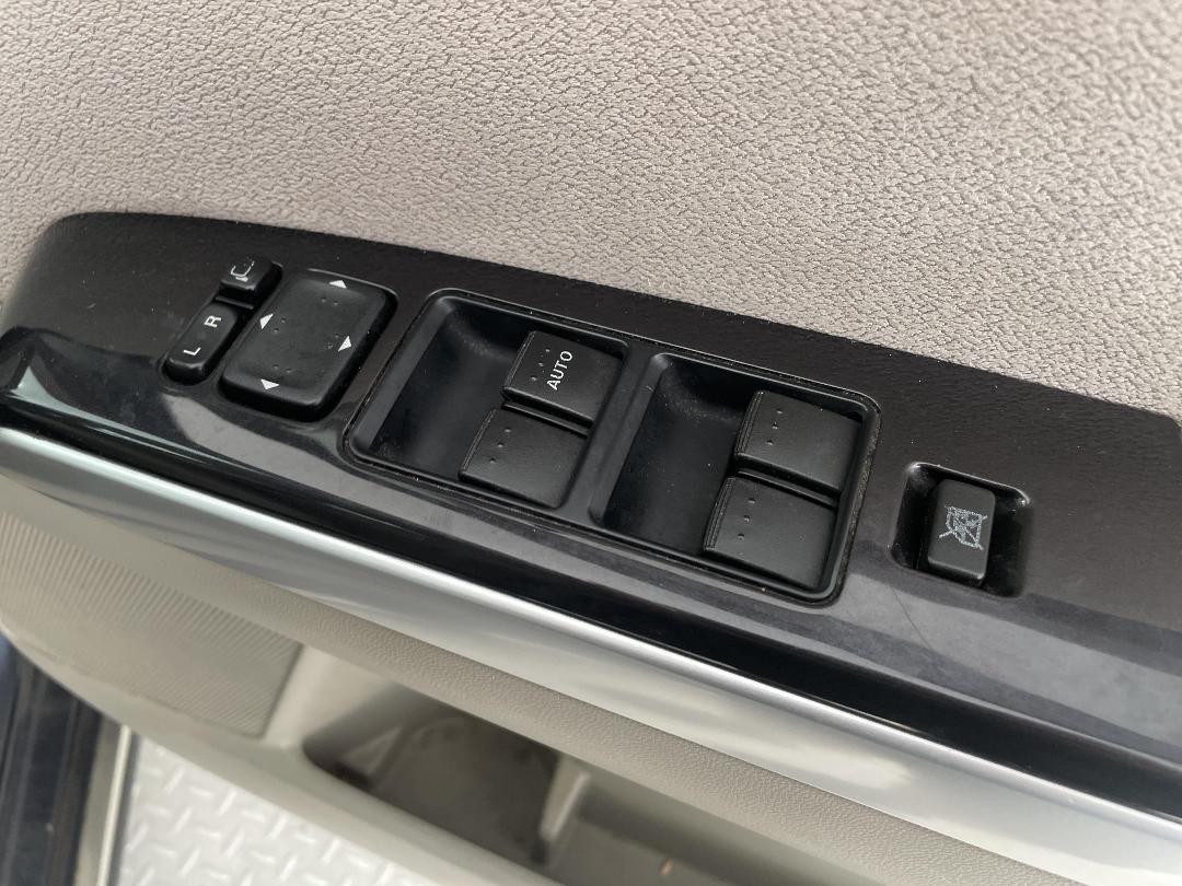 Photo '23' of Mazda MPV