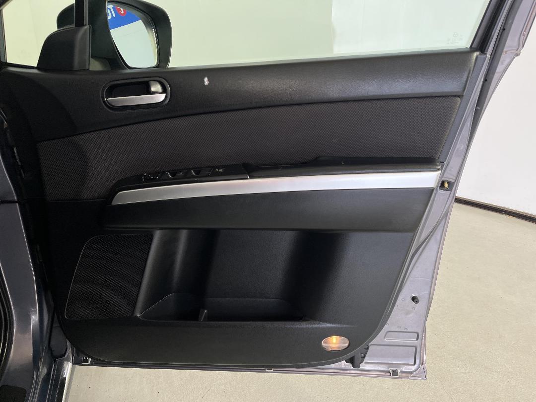 Photo '15' of Mazda MPV