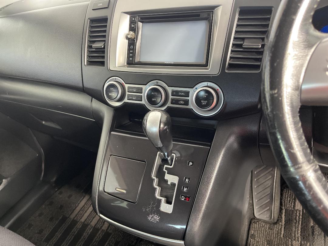 Photo '18' of Mazda MPV