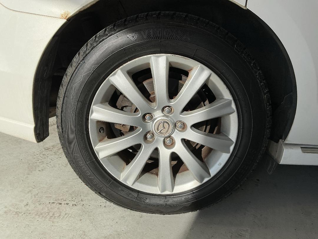 Photo '8' of Mazda MPV Photo '8' of Mazda MPV