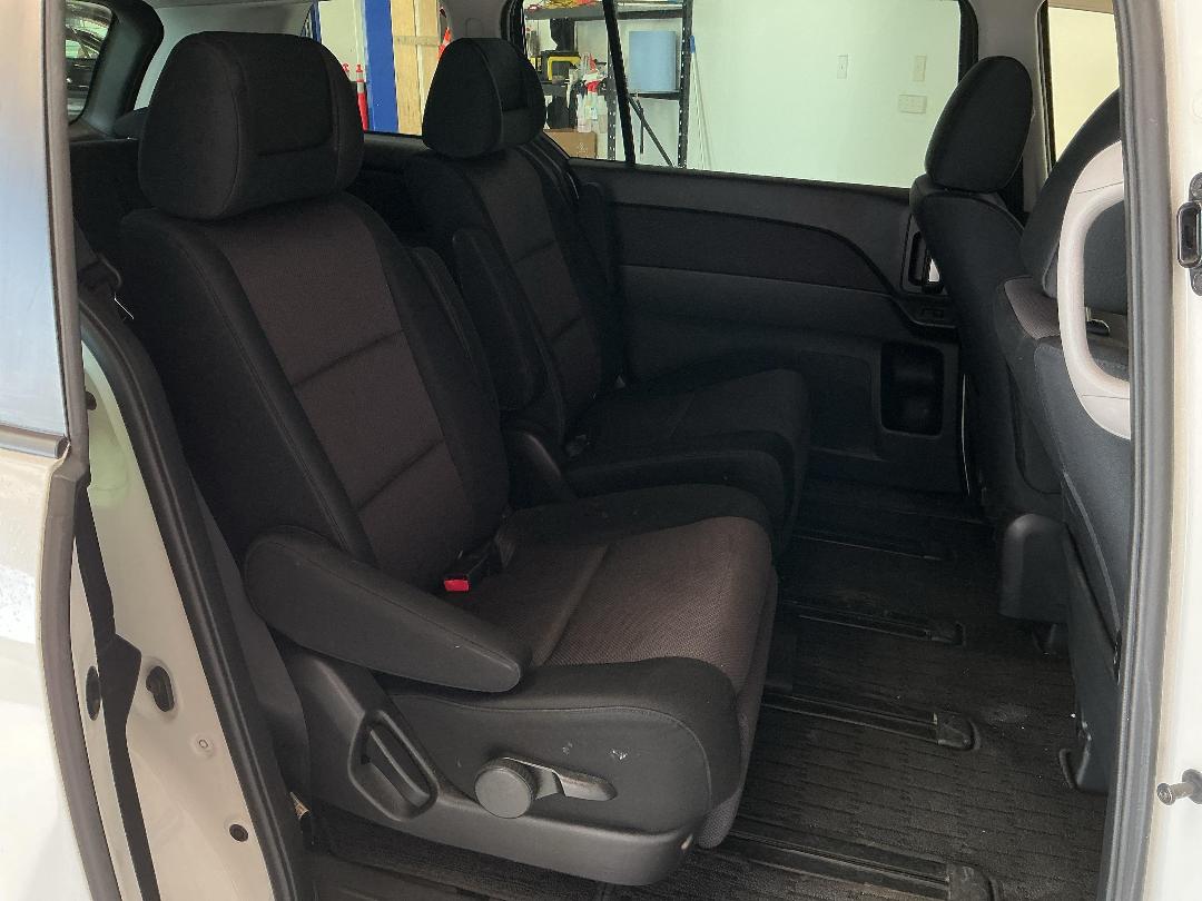 Photo '16' of Mazda MPV Photo '16' of Mazda MPV