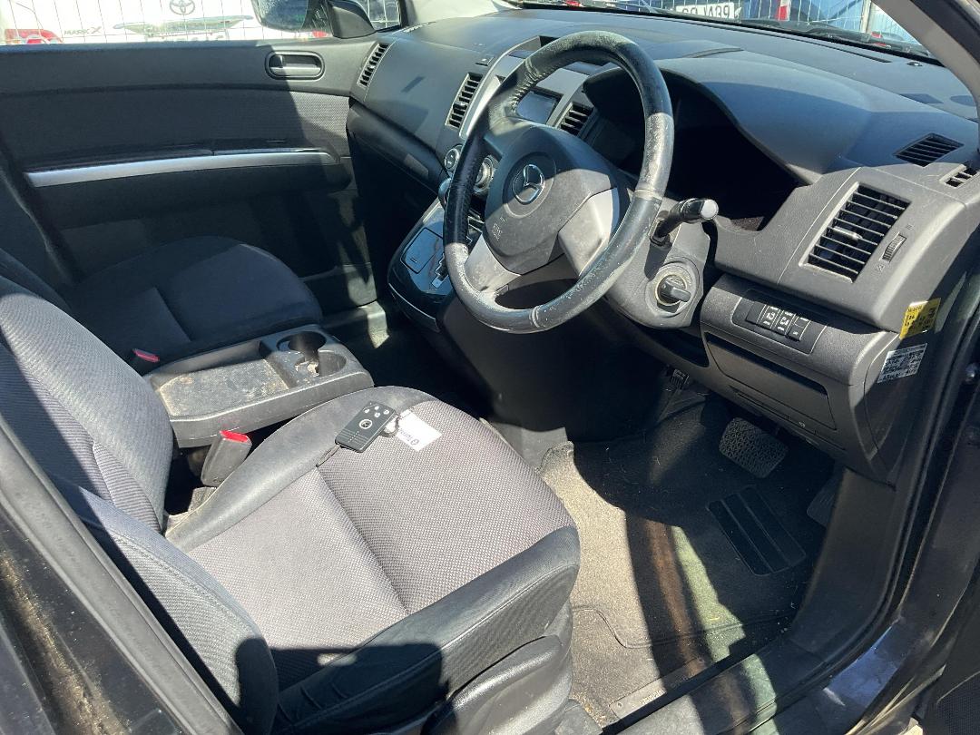 Photo '13' of Mazda MPV