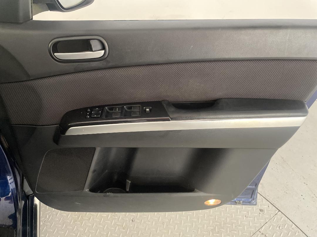 Photo '15' of Mazda MPV