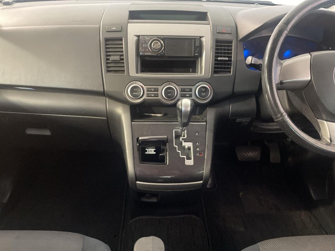 Photo '18' of Mazda MPV