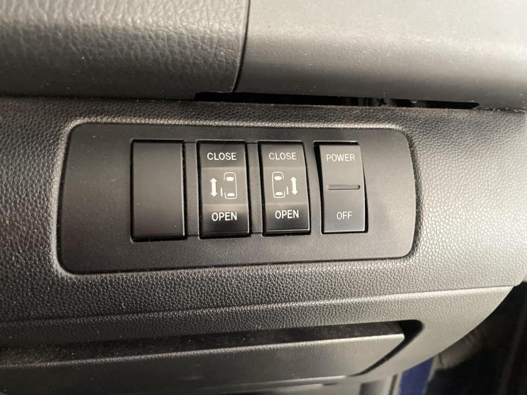 Photo '24' of Mazda MPV