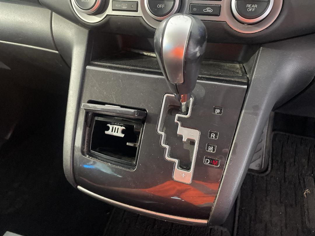 Photo '27' of Mazda MPV