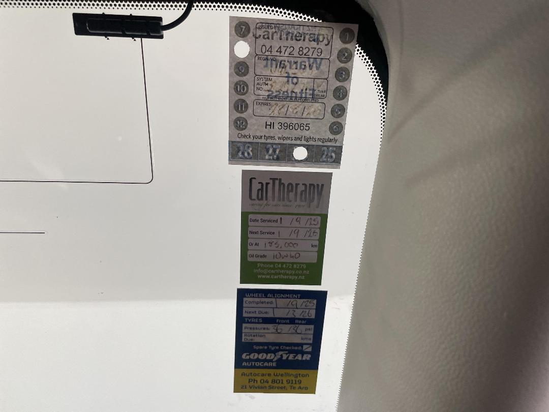 Photo '29' of Mazda MPV